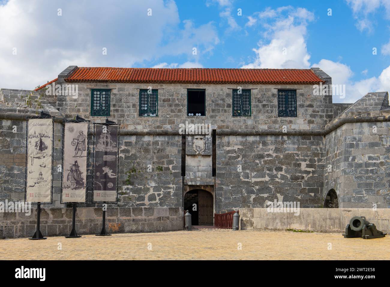 Das Castillo de la Real Fuerza wurde 1577 auf der Plaza de Armas in Old Havana (La Habana Vieja) in Kuba erbaut. Das alte Havanna gehört zum Weltkulturerbe. Stockfoto