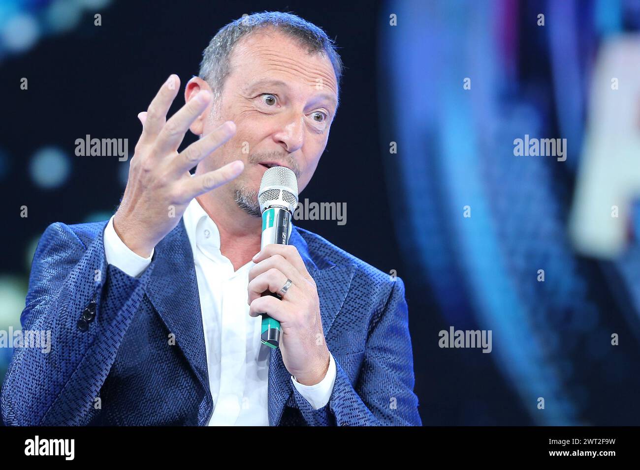 Der Fernsehmoderator Amadeus, während einer Pressekonferenz in den RAI-Studios in Neapel Stockfoto