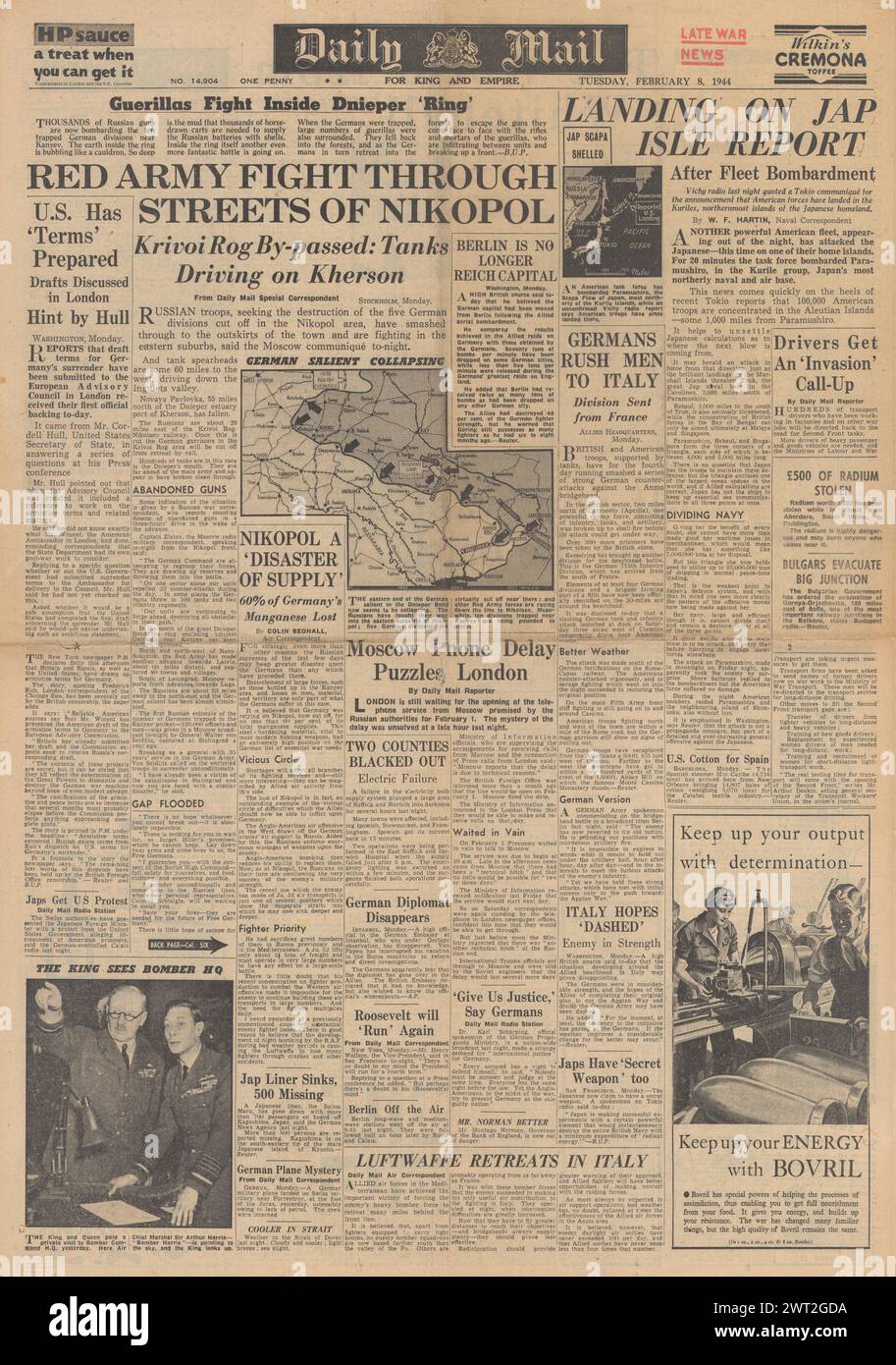 1944 Daily Mail-Titelseite berichtet, dass die Rote Armee in Nikopol einmarschiert, um Italien zu kämpfen und US-Truppen auf den Kurilen landen Stockfoto