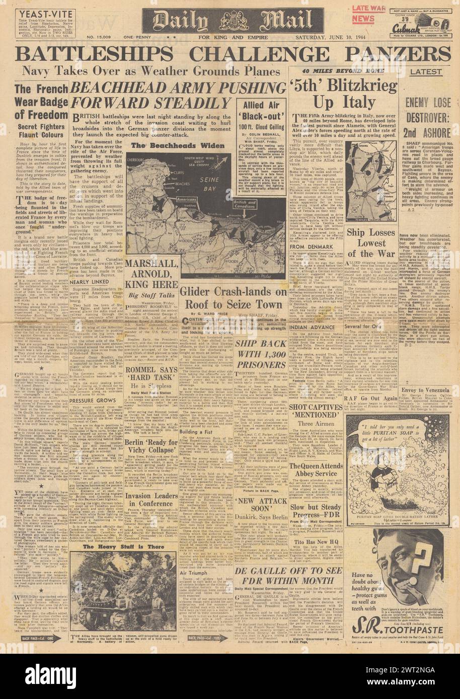 1944 Daily Mail-Titelseite, die die Bombardierung der Normandie meldet Stockfoto