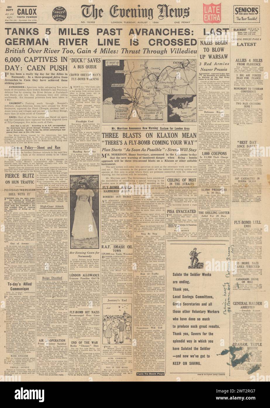 1944 die Titelseite der Evening News berichtet, dass die Alliierten Avranchen erobern, die Rote Armee Warschau vorrücken und das neue V1-Raketenangriffswarnsystem Stockfoto