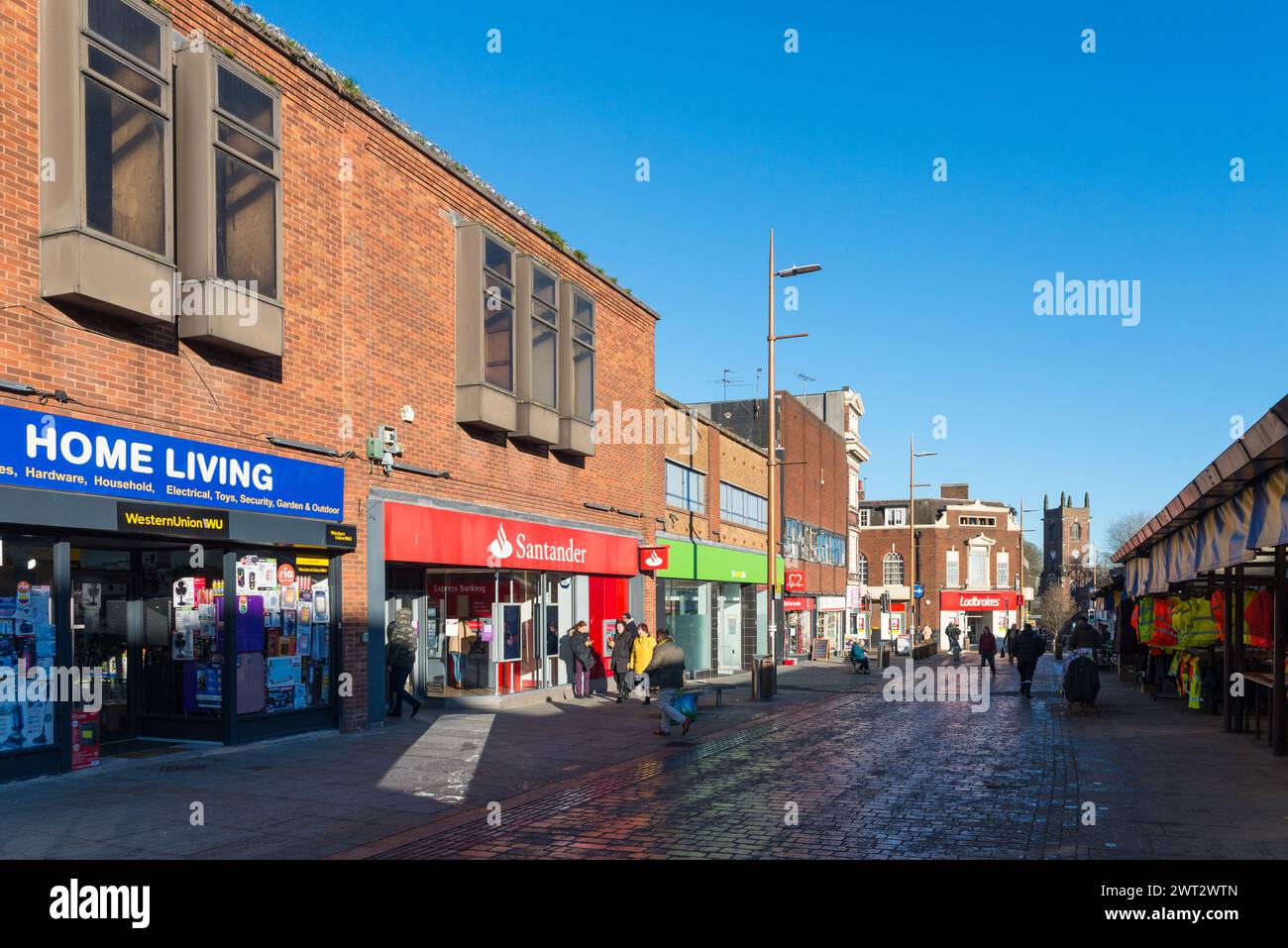 Geschäfte in Dudley High Street, Dudley, West Midlands Stockfoto