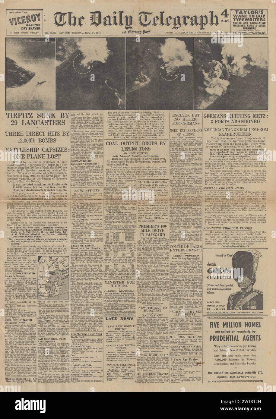 1944 die Titelseite des Daily Telegraph berichtete, dass die RAF den Tirpitz versenkt, um Metz gekämpft und die Kohleförderung gestürzt hat Stockfoto
