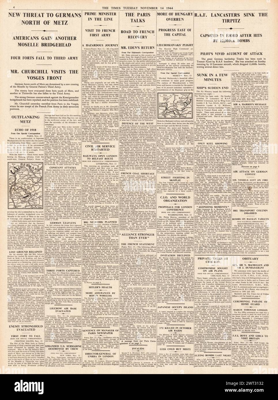 1944 meldete die Times, dass die RAF die Tirpitz versenkt und um Metz kämpfte Stockfoto
