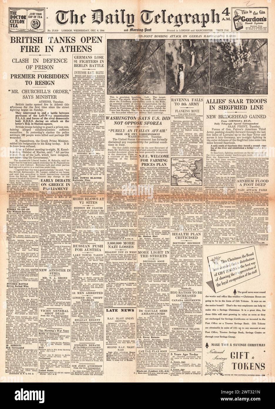 1944 die Titelseite des Daily Telegraph berichtet über Unruhen in Athen, die Alliierten beschießen Venlo und Saarbrücken und eroberten Ravenna Stockfoto