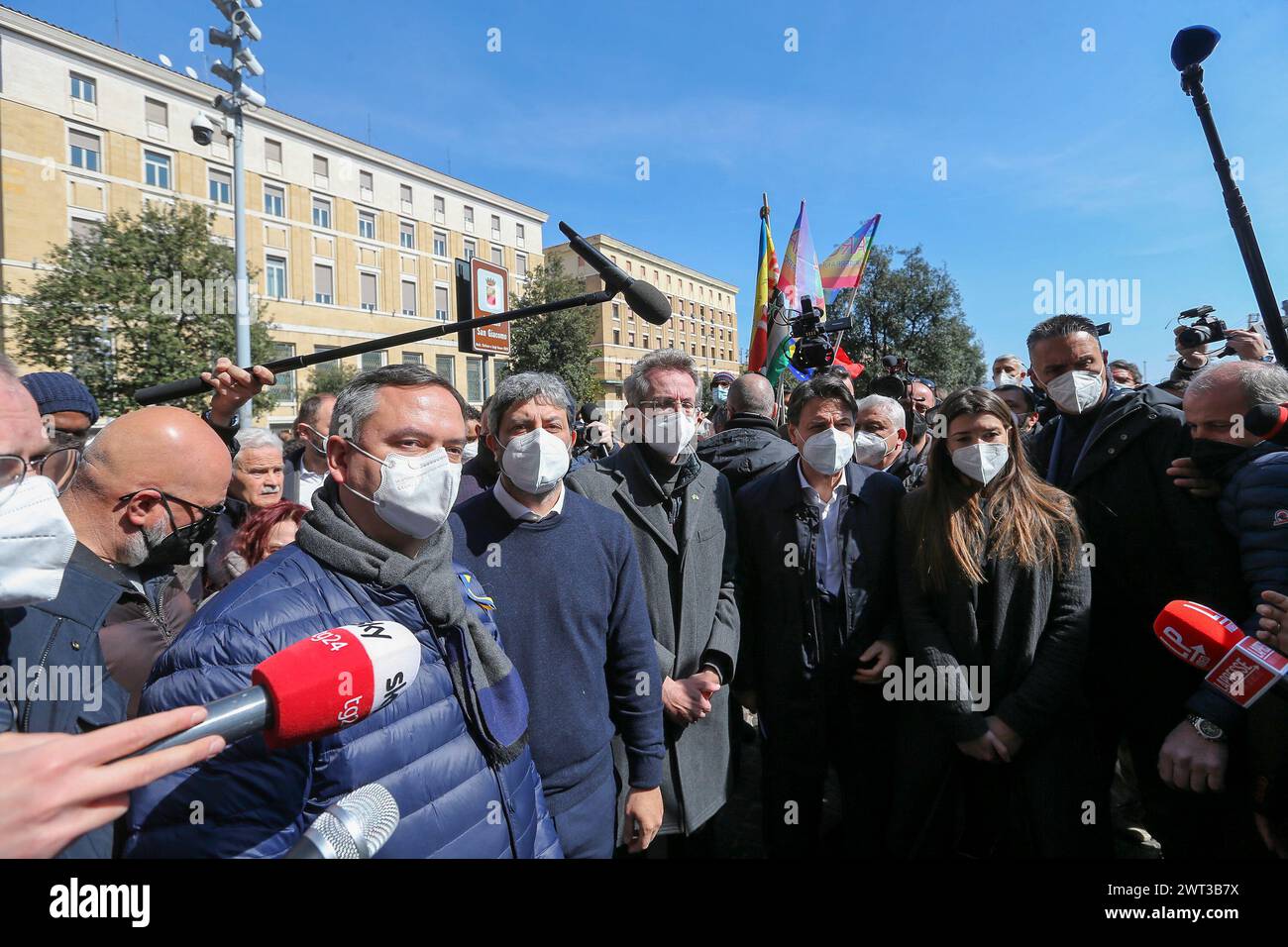Von links nach rechts der ukrainische Konsul Maksym Kovalenko, der
