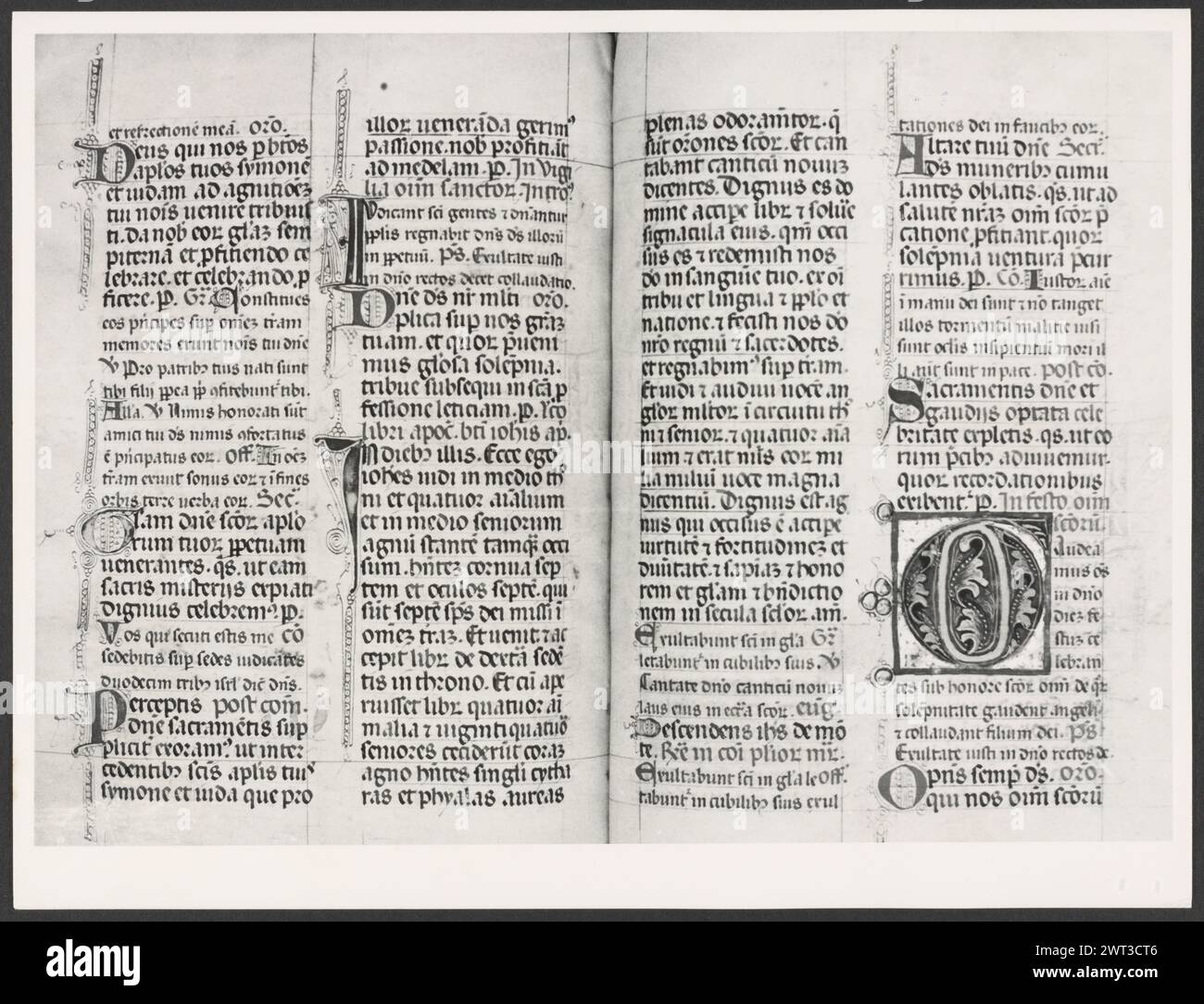 Latium Roma Velletri Museo Capitolare85. Hutzel, Max 1960-1990 Mittelalter: Breviaries (zwei, 14.-15. Jahrhundert); Passion auf Pergament (Französische Schule, Ende 13. Jahrhundert); Reliquien. Postmittelalterliche: Gemälde, Fresken, Gewänder, Skulpturen, Metallarbeiten, Tafelmalerei Objektnotizen: bibliographisches Material in der Bibliothek des Zentrums. Hutzel Fotokampagne Termine: Ein undatierter, ein weiterer 9. November 1985. Es ist wahrscheinlich, dass die Notizen für die Pinacoteca Cattedrale (kein gesonderter Hutzel-Eintrag) die Gegenstände unter dieser Überschrift beschreiben. TCI scheint darauf hinzuweisen, dass das Museo Capitolare neben der Kathedrale liegt. Und so Stockfoto