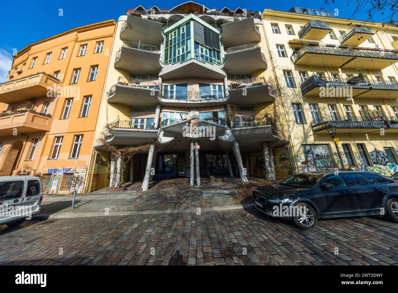 Architektenhäuser am Fraenkleufer in der Nähe des Landwehrkanals in Kreuzberg, Berlin Stockfoto