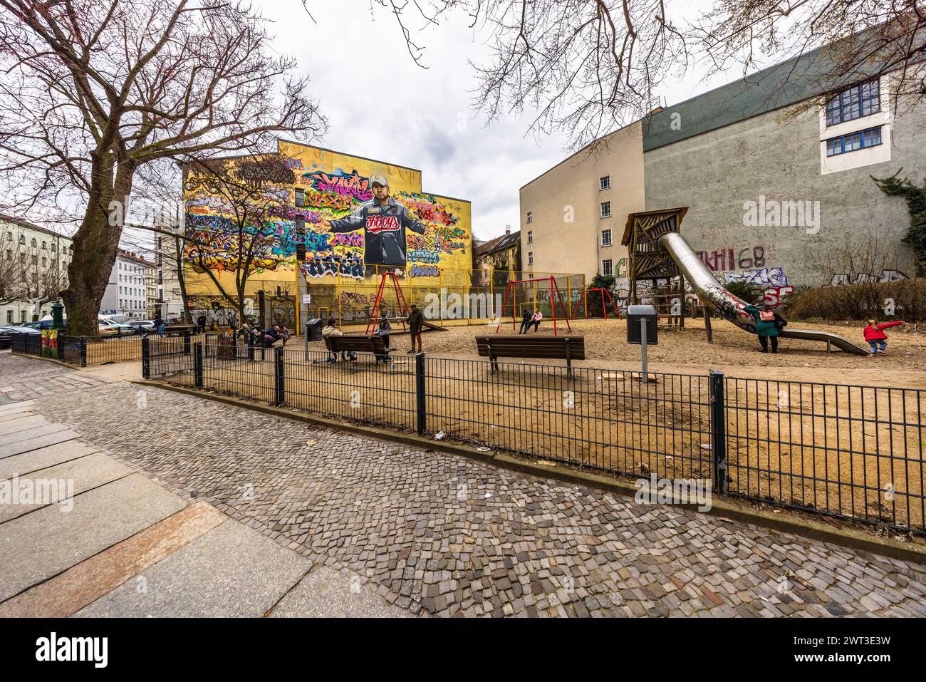 Spielplatz in Naunynstraße, Kreuzberg, Berlin, Deutschland Stockfoto