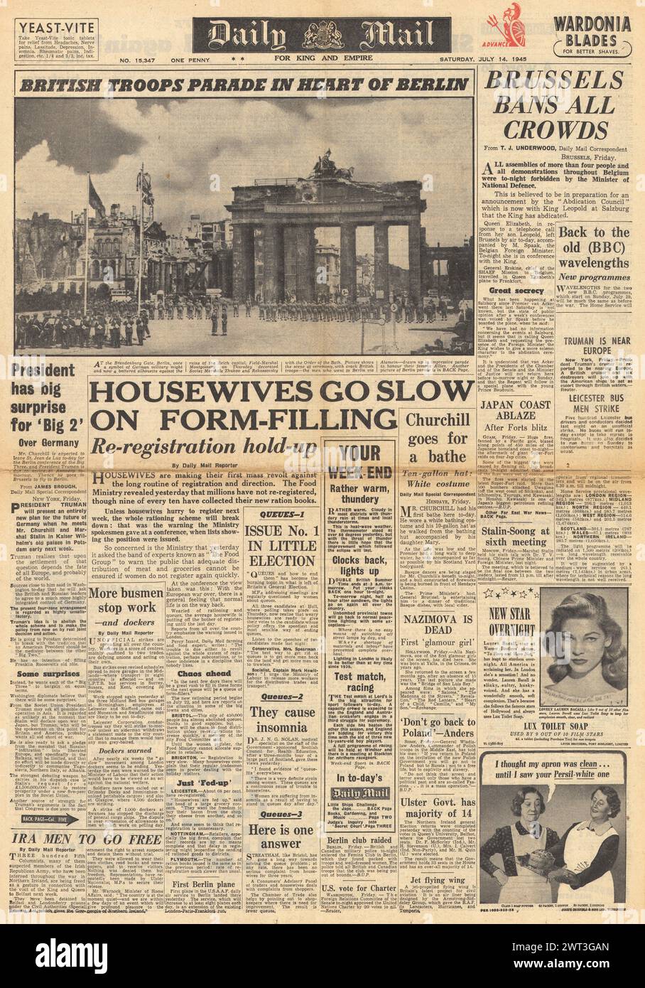 1945 Daily Mail-Titelseite Registrierung von Rationsbüchern Stockfoto
