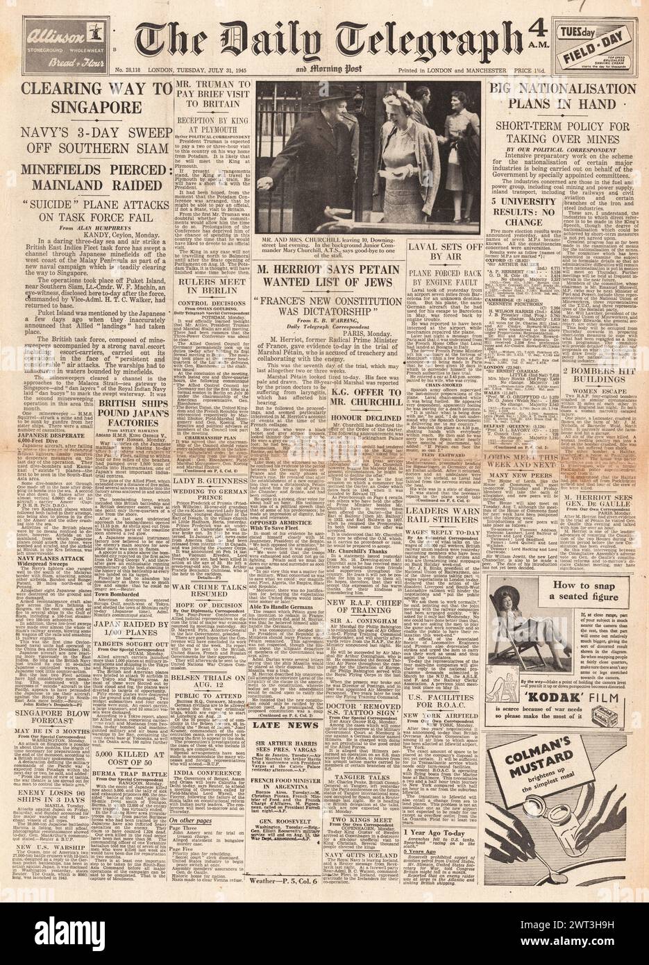 1945 die Titelseite des Daily Telegraph berichtet über den britischen Clear Way nach Singapur, die Verstaatlichungspläne der Labour-Regierung und den Prozess gegen Marschall Petain Stockfoto