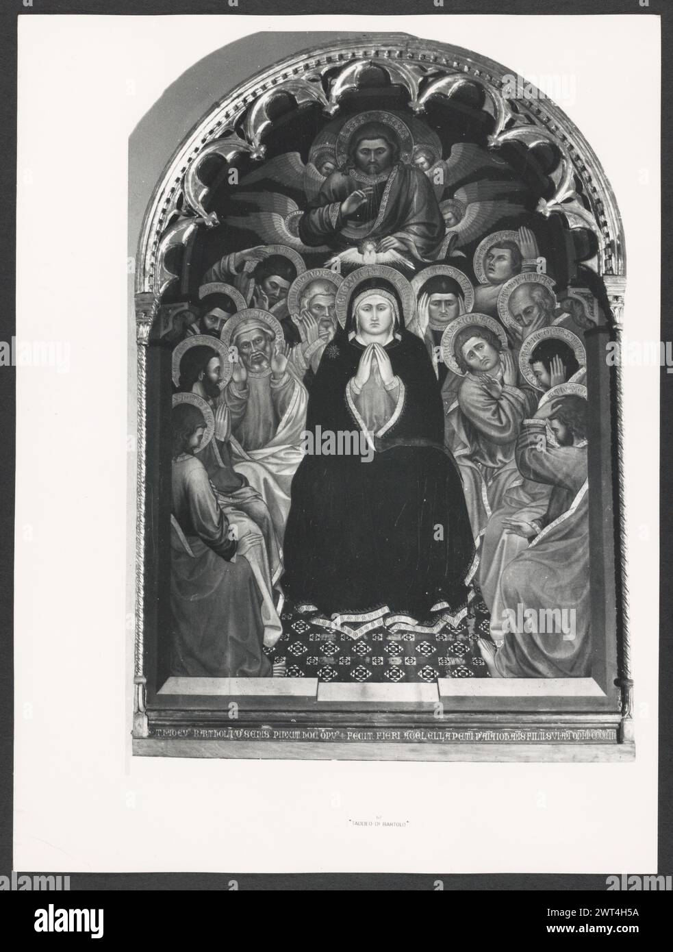 Umbria Perugia Perugia Galleria Nazionale dell'Umbria3. Hutzel, Max 1960-1990 Ansichten von umbrischer Malerei und Skulptur. Der in Deutschland geborene Fotograf und Gelehrte Max Hutzel (1911–1988) fotografierte in Italien von den frühen 1960er Jahren bis zu seinem Tod. Das Ergebnis dieses Projektes, von Hutzel als Foto Arte Minore bezeichnet, ist eine gründliche Dokumentation der kunsthistorischen Entwicklung in Italien bis zum 18. Jahrhundert, darunter Objekte der Etrusker und Römer sowie frühmittelalterliche, romanische, gotische, Renaissance- und Barockdenkmäler. Die Bilder werden nach geografischer Region in Italien und dann nach Provinz geordnet Stockfoto