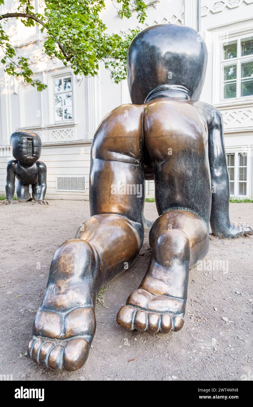 Bronzeskulpturen im Park. Prag, Tschechische Republik Stockfoto