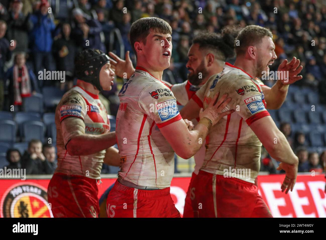 Jon Bennison aus St. Helens feiert seinen Versuch während des Spiels der Betfred Super League Runde 5 Leeds Rhinos gegen St Helens im Headingley Stadium, Leeds, Großbritannien, 15. März 2024 (Foto: Alfie Cosgrove/News Images) Stockfoto