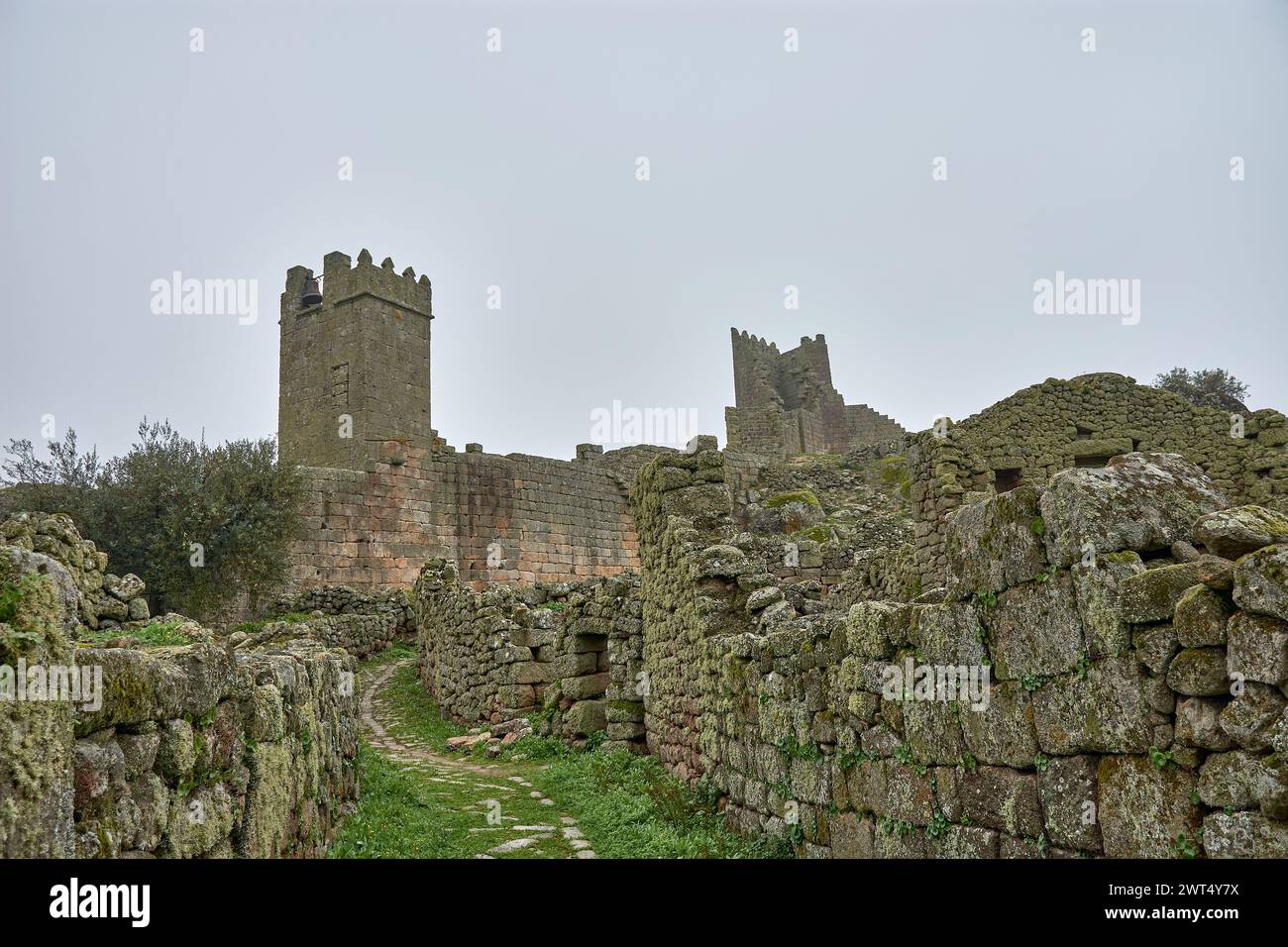 Ruinen der Stadtmauern von Marialva, Portugal Stockfoto