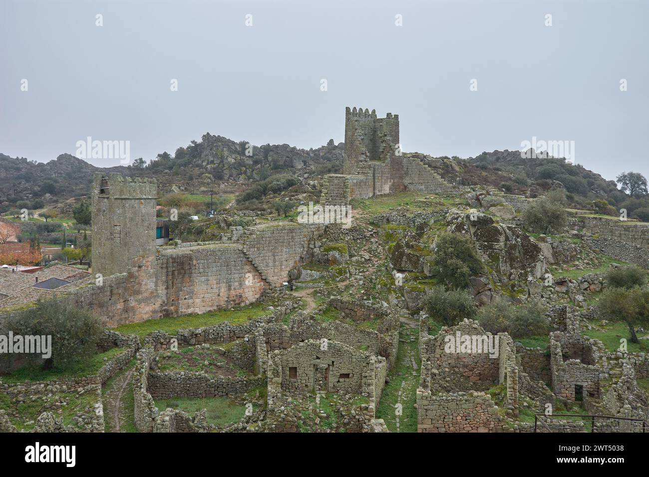 Ruinen der Stadtmauern von Marialva, Portugal Stockfoto