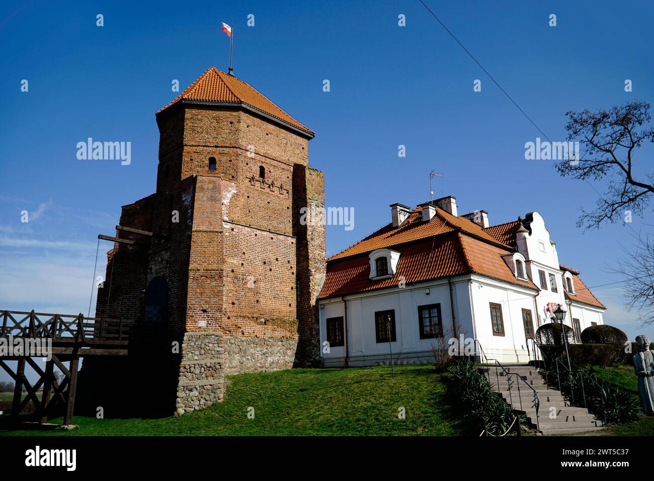 LIW, Polen - 10. März 2024 - gotisches mittelalterliches Herzogsschloss und Herrenhaus Stockfoto