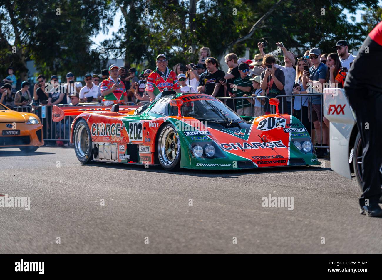 Adelaide, Australien. März 2024. Der legendäre Mazda 767B Quad Rotor-Rennwagen sitzt im Dummy-Grid, bevor er am Samstag beim Repco Adelaide Motorsport Festival 2024 seine ersten Runden antreten wird. Quelle: James Forrester/Alamy Live News Stockfoto