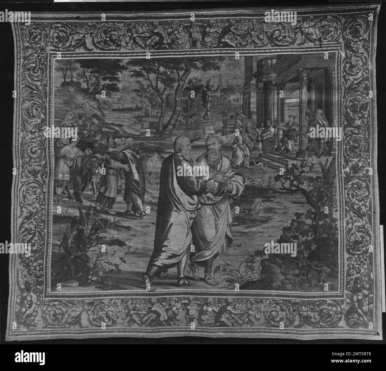 Moses und Aaron vor Pharao. Raphael (Italienisch, 1483-1520) (Schule, entworfen nach) [Maler] Herzeele, Joost van (Niederländisch (vor 1600) - Flandern, ACT.1570-1585) (Werkstatt, ATR.) [weber] ca. 1550 Gobelin Abmessungen: H 390 x B 486 cm Gobelin Materialien/Techniken: Wolle & Seide Kultur: Flämisches Weberzentrum: Brüsseler Besitz Geschichte: Inventar von Carlos II (1701-1703). Bestandsaufnahme von Carlos III (1788). Bestandsaufnahme von Fernando VII (1834). Spanien, Madrid, Palacio Real de Madrid, Akno. A.271-8125. Inschriften: Webermarke [Ort unbekannt; auf Foto nicht sichtbar] im Querformat im cen Stockfoto