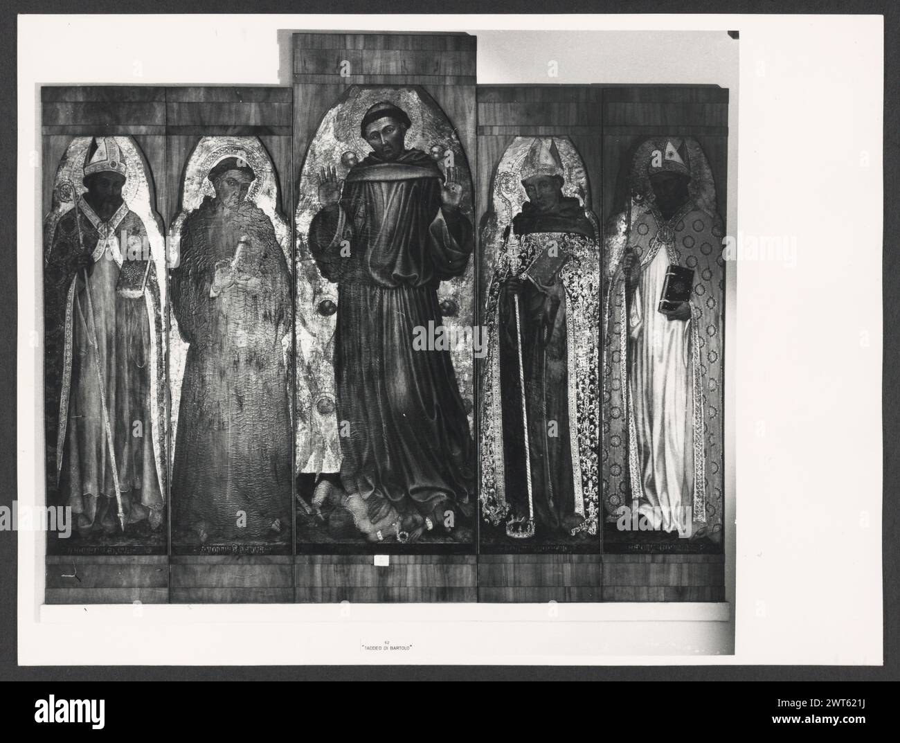 Umbria Perugia Perugia Galleria Nazionale dell'Umbria9. Hutzel, Max 1960-1990 Ansichten von umbrischer Malerei und Skulptur. Der in Deutschland geborene Fotograf und Gelehrte Max Hutzel (1911–1988) fotografierte in Italien von den frühen 1960er Jahren bis zu seinem Tod. Das Ergebnis dieses Projektes, von Hutzel als Foto Arte Minore bezeichnet, ist eine gründliche Dokumentation der kunsthistorischen Entwicklung in Italien bis zum 18. Jahrhundert, darunter Objekte der Etrusker und Römer sowie frühmittelalterliche, romanische, gotische, Renaissance- und Barockdenkmäler. Die Bilder werden nach geografischer Region in Italien und dann nach Provinz geordnet Stockfoto