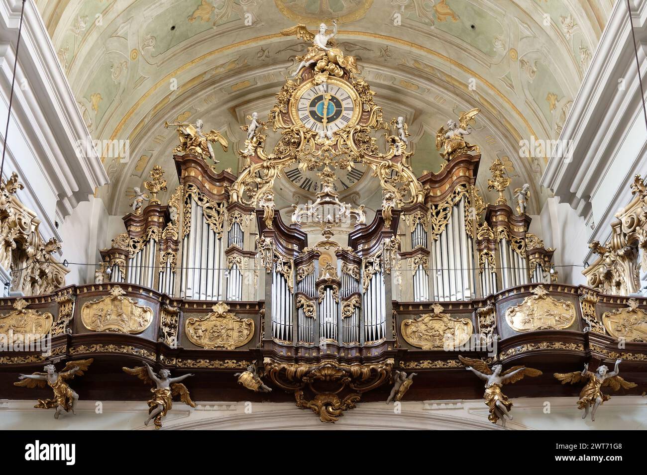 Wien, Österreich. Innenansicht der Mariahilfer Kirche Stockfoto