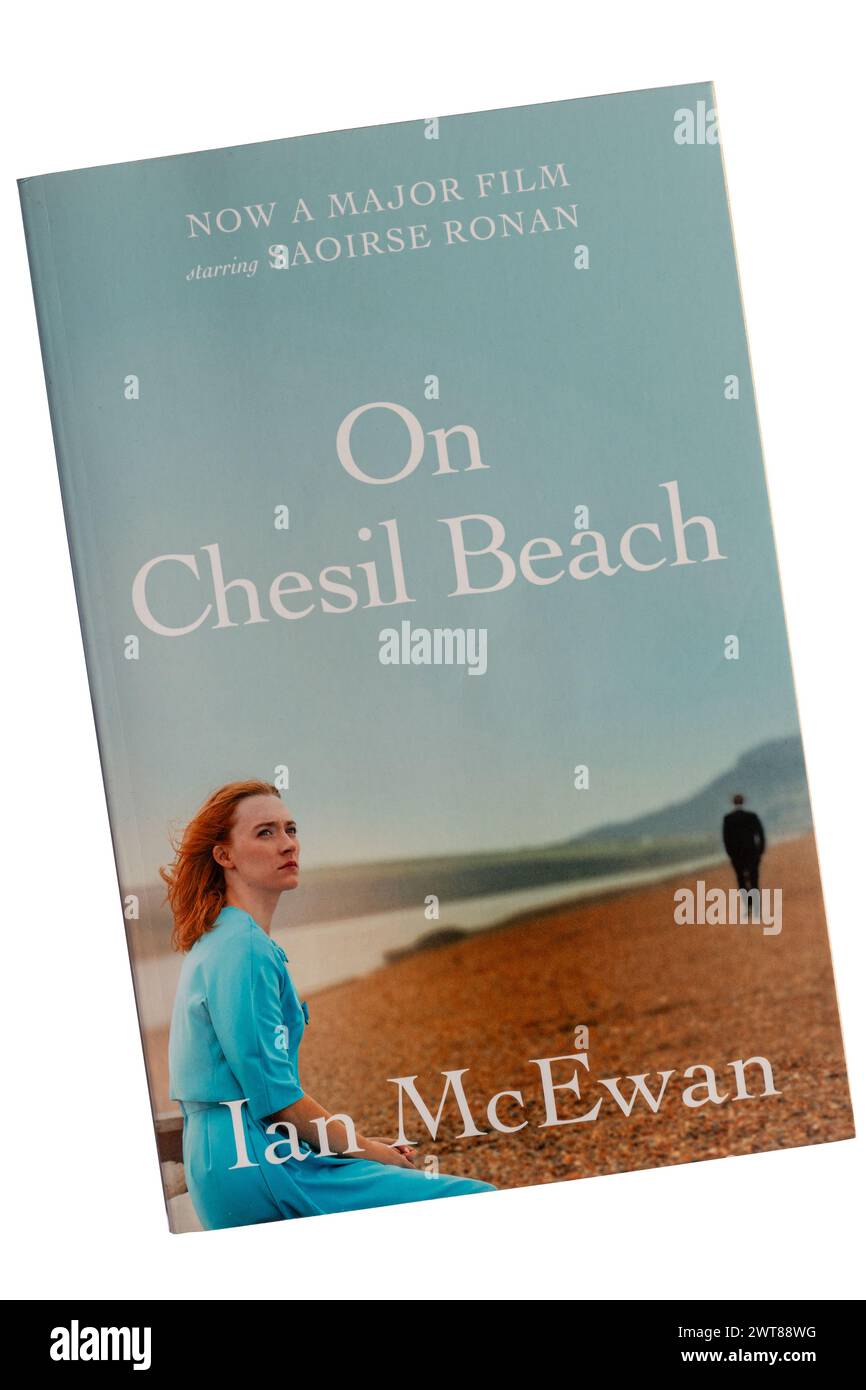 Über Chesil Beach Taschenbuch, einen Roman von Ian McEwan Stockfoto