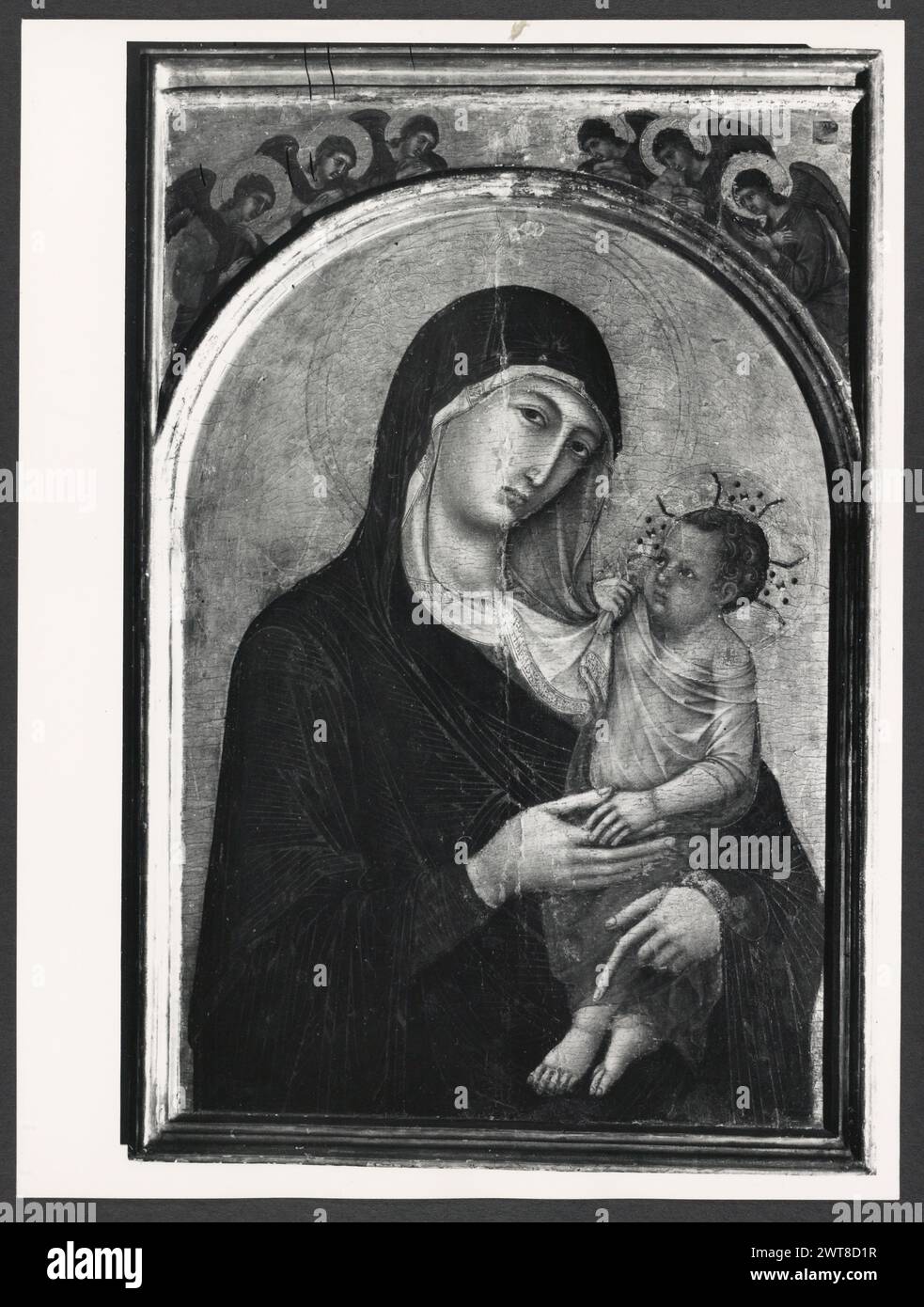 Umbria Perugia Perugia Galleria Nazionale dell'Umbria3. Hutzel, Max 1960-1990 Ansichten von umbrischer Malerei und Skulptur. Der in Deutschland geborene Fotograf und Gelehrte Max Hutzel (1911–1988) fotografierte in Italien von den frühen 1960er Jahren bis zu seinem Tod. Das Ergebnis dieses Projektes, von Hutzel als Foto Arte Minore bezeichnet, ist eine gründliche Dokumentation der kunsthistorischen Entwicklung in Italien bis zum 18. Jahrhundert, darunter Objekte der Etrusker und Römer sowie frühmittelalterliche, romanische, gotische, Renaissance- und Barockdenkmäler. Die Bilder werden nach geografischer Region in Italien und dann nach Provinz geordnet Stockfoto