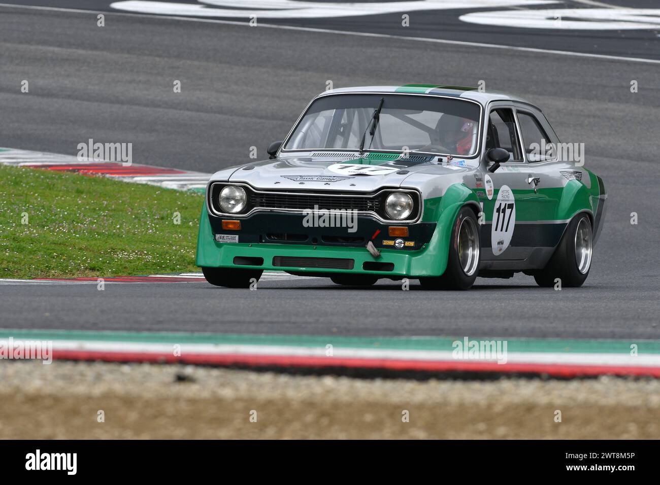 Scarperia, 2. April 2023: Ford Escort RS 1600 1972 in Aktion während des Mugello Classic 2023 auf dem Mugello Circuit in Italien. Stockfoto