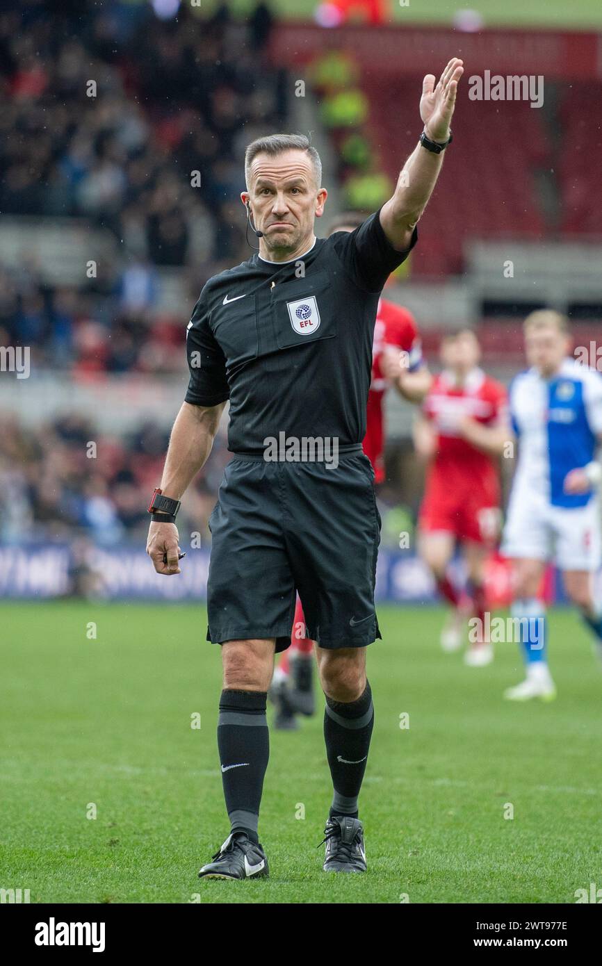 Schiedsrichter Keith Stroud während des Sky Bet Championship Matches zwischen Middlesbrough und Blackburn Rovers im Riverside Stadium, Middlesbrough am Samstag, den 16. März 2024. (Foto: Trevor Wilkinson | MI News) Credit: MI News & Sport /Alamy Live News Stockfoto