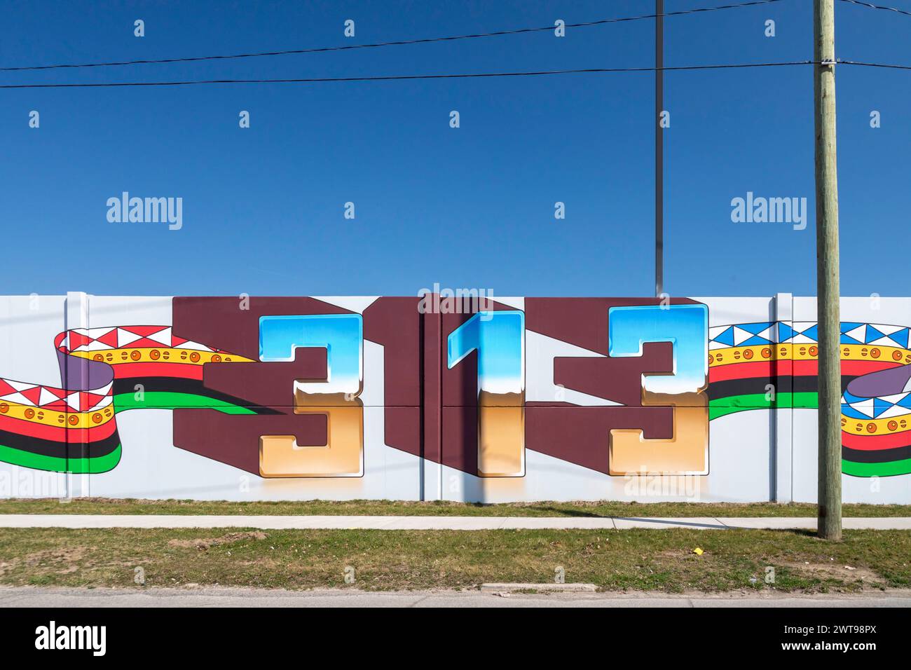 Detroit, Michigan - Detail eines Wandgemäldes, das sich über mehrere Blocks erstreckt, von dem Künstler Hubert Massey. Das Wandbild ist auf der Schallschutzwand um die herum gemalt Stockfoto