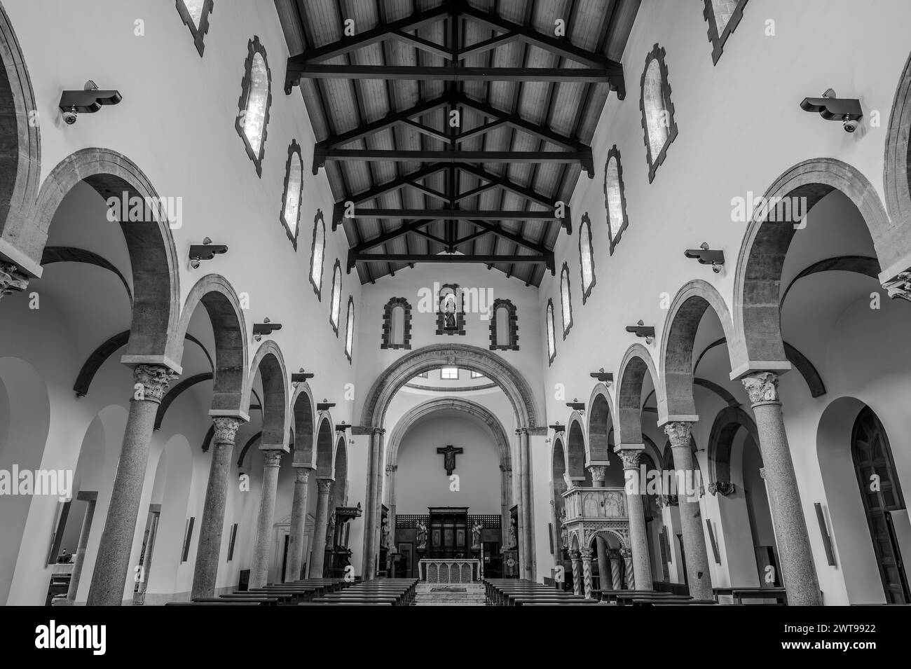 Die Kathedrale von San Clemente ist der wichtigste Ort der Anbetung in der Stadt Teano, in Kampanien, und der Sitz der Diözese Teano-Calvi Stockfoto