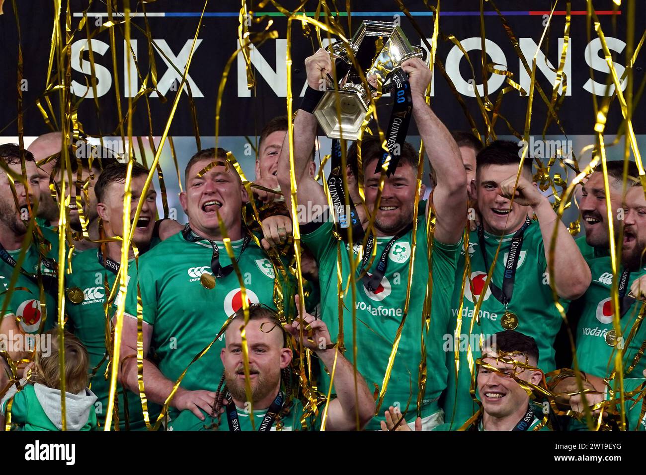 Der irische Peter O'Mahony holt nach dem Spiel im Aviva Stadium in ... Der irische Peter O'Mahony holt nach dem Spiel im Aviva Stadium in ...