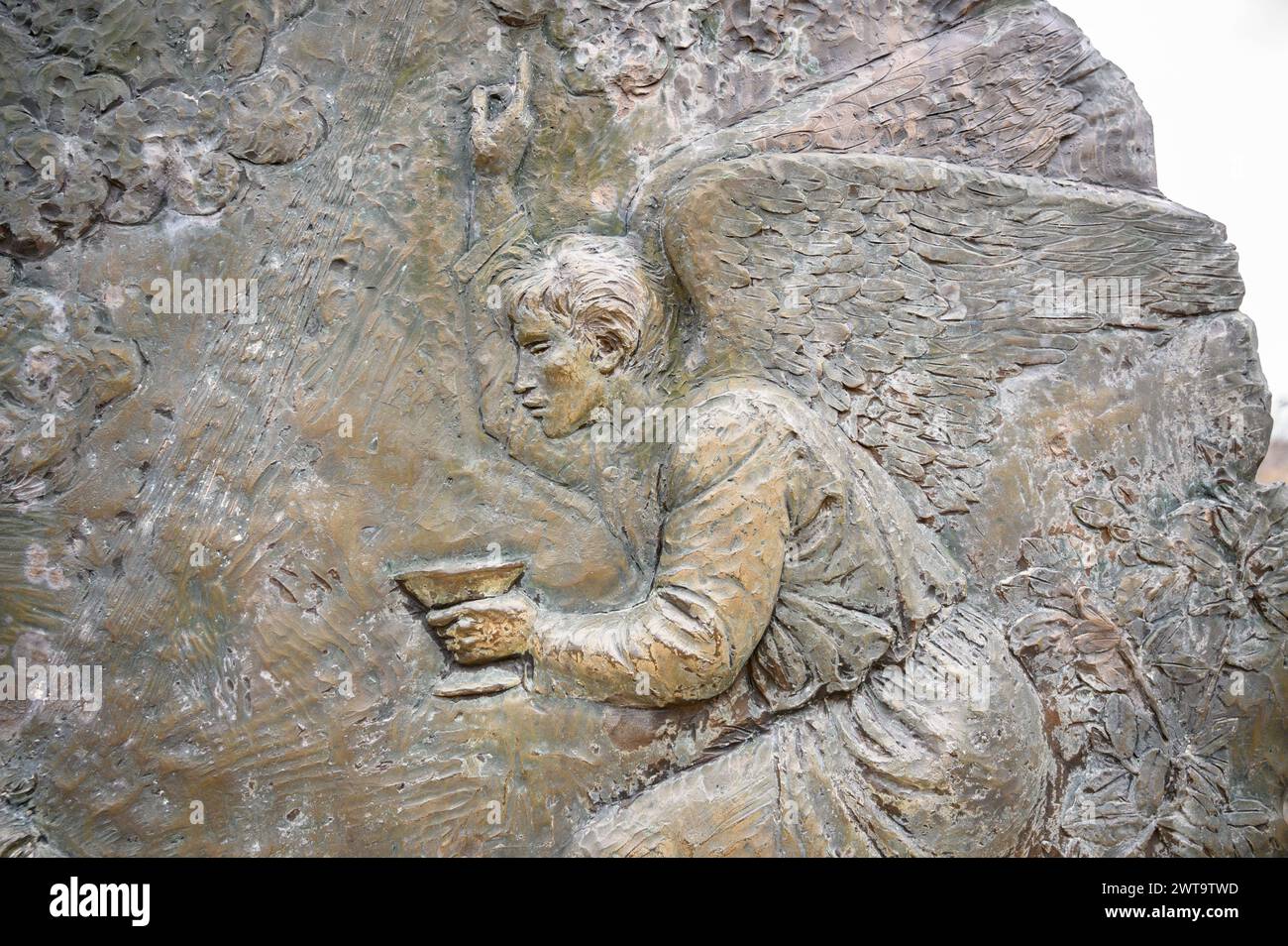 Die Qual Jesu im Garten – das erste schmerzhafte Geheimnis des Rosenkranzes. Eine Reliefskulptur auf dem Berg Podbrdo (der Hügel der Erscheinungen) in Medjugorje. Stockfoto