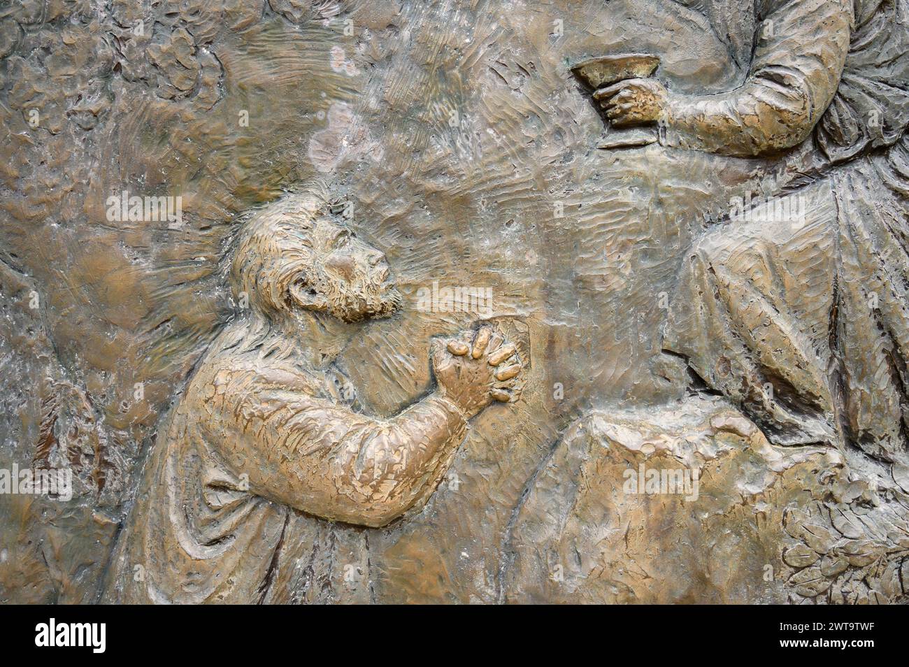 Die Qual Jesu im Garten – das erste schmerzhafte Geheimnis des Rosenkranzes. Eine Reliefskulptur auf dem Berg Podbrdo (der Hügel der Erscheinungen) in Medjugorje. Stockfoto