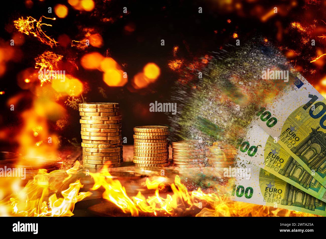 16. März 2024: Münzen und Euro-Banknoten - 100-Euro-Banknoten brennen, brennen und verschwinden in Luft. Konzept für einen schwachen Euro, Inflation in Deutschland und Währungsabwertung durch den digitalen Euro. FOTOMONTAGE *** Geld-Münzen und Euro-Banknoten - 100-Euro-Scheine im Feuer, brennen und lösen sich in Luft auf. Konzept für einen schwachen Euro, Inflation in Deutschland und Geldentwertung durch digitalen Euro. FOTOMONTAGE Stockfoto