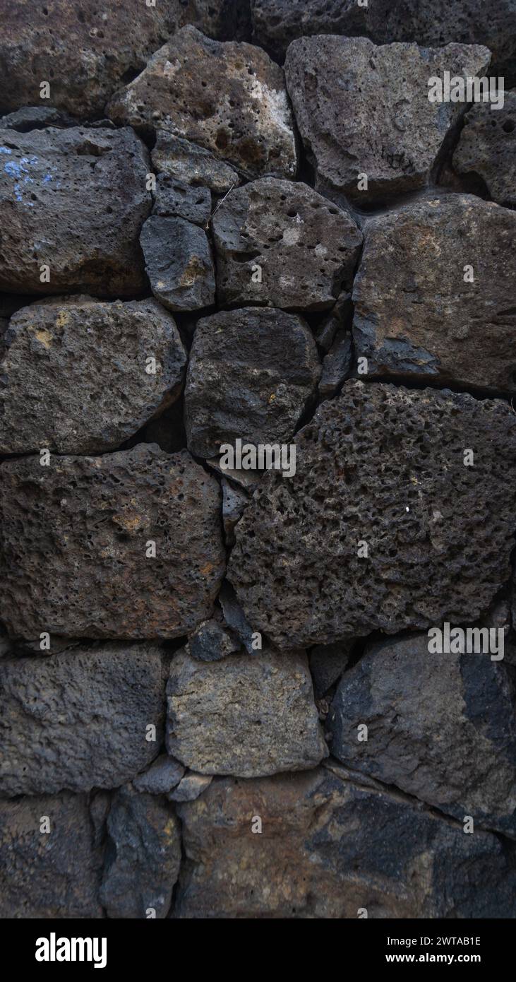 Raue Natursteine, architektonische Kulisse Stockfoto