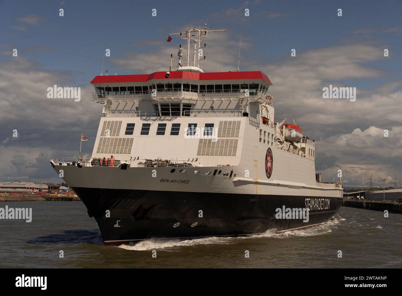 Schiff der Isle of man Steam Packet Company Ben-My-Chree, Abfahrt vom Hafen Heysham, Lancashire. Stockfoto