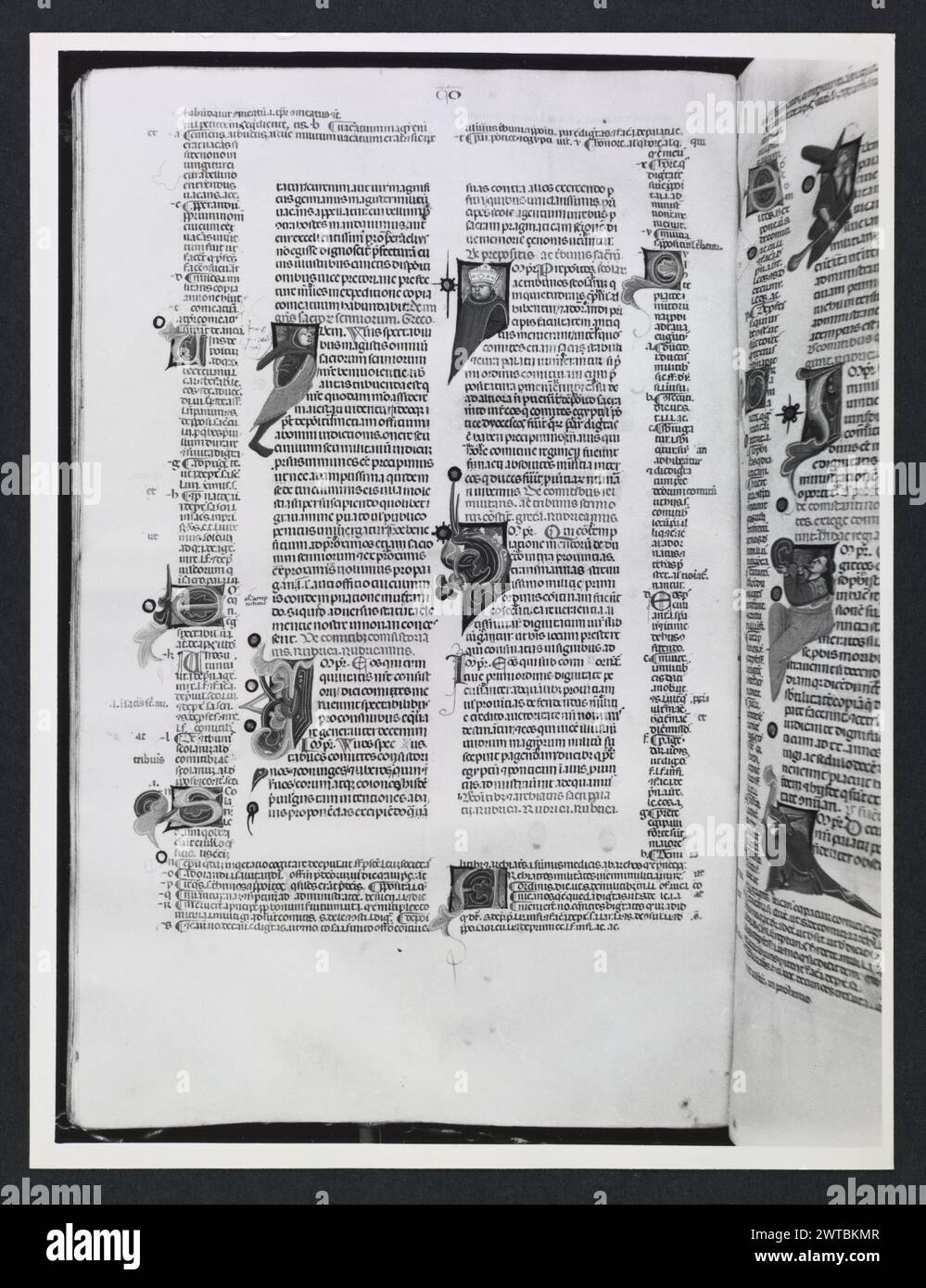 Emilia-Romagna Forli Cesena Biblioteca Comunale20. Hutzel, Max. 1960-1990 .. Mittelalter: Manuskripte: 1) Laurentius Rusius: 'De cura equorum' (15. Jahrhundert) BCM S.XXVI.2 2) Paolo Veneto: 'Geschichte der Ursprünge der Welt durch Heinrich VII.' (14. Jahrhundert) BCM S.XI.5 3) S. Isidorus: Etymologien (Ende des 8. bis Anfang des 9. Jahrhunderts) BCM S.XXI.5 4) Evangeliumsbuch (Evangeliario), Griechisch (10. Jahrhundert) BCM D.XXVII.4 5) Pentateuch, Propheten und Hagiographien, Hebräisch (1348) BCM S.XXIX.1 6) Somnium Scipionis, Sonstiges. (14.-15. Jahrhundert) BCM S.XII.6 7) Boethius: "De Consolatione Philosophie" (14. Jahrhundert) v. Chr Stockfoto