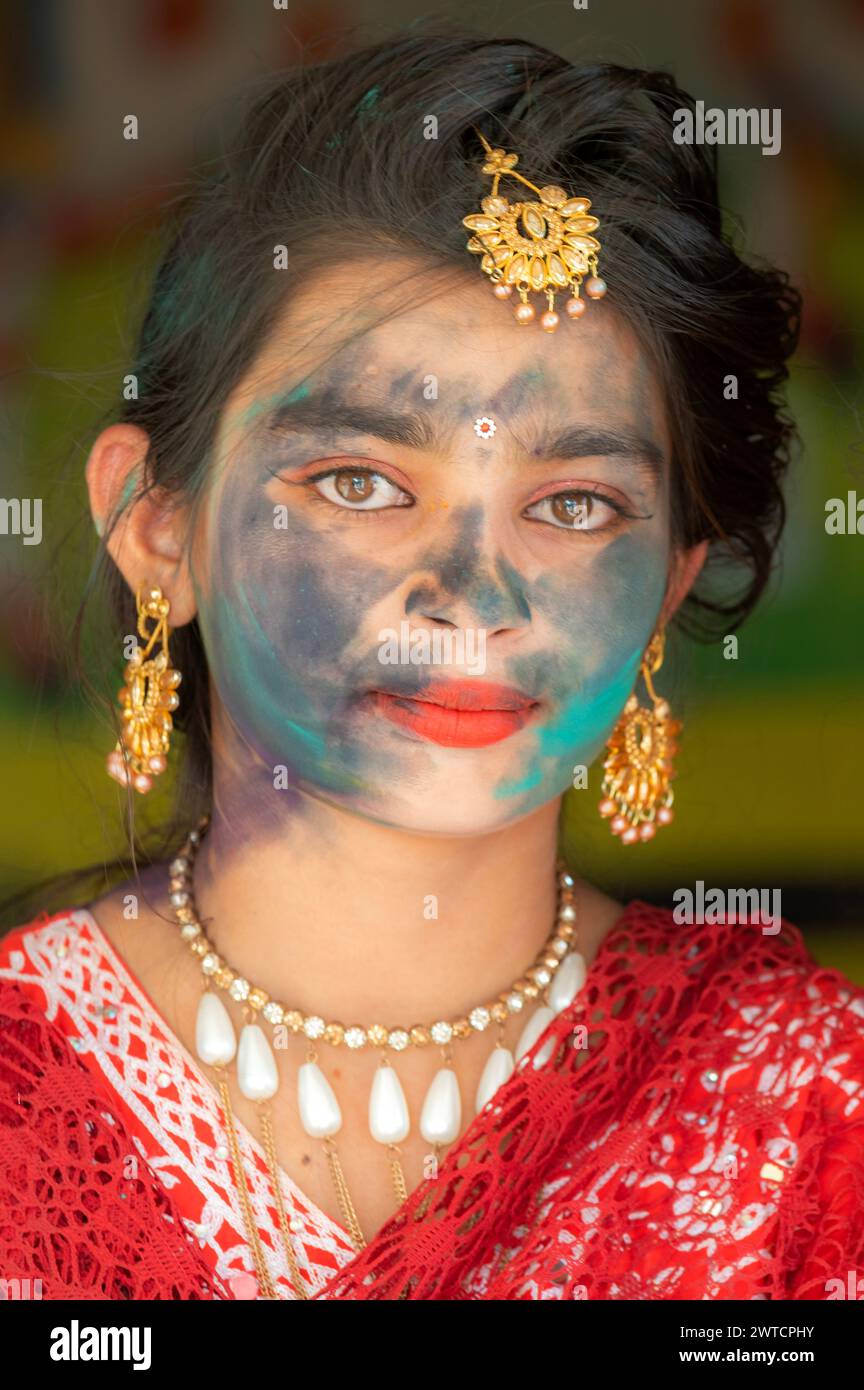 Menschen aus ländlichen Gebieten feiern das holi-Festival in Punjab, Pakistan Stockfoto