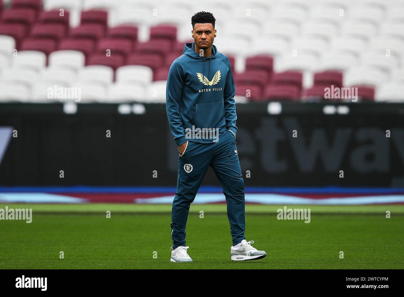 London, Großbritannien. März 2024. Ollie Watkins von Aston Villa kommt am 17. März 2024 vor dem Premier League-Spiel West Ham United gegen Aston Villa im London Stadium, London, Vereinigtes Königreich (Foto: Gareth Evans/News Images) in London, Vereinigtes Königreich am 17. März 2024 an. (Foto: Gareth Evans/News Images/SIPA USA) Credit: SIPA USA/Alamy Live News Stockfoto