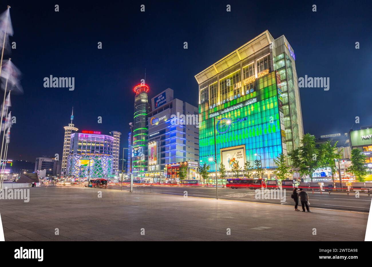 Stadtbild von Seoul bei Nacht und Wolkenkratzer in Dongdaemun, Seoul, Südkorea. Stockfoto