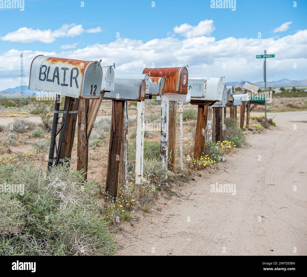 Briefkästen in der verlassenen Geisterstadt Goffs an der Route 66 in der Mojave-Wüste, Kalifornien Stockfoto