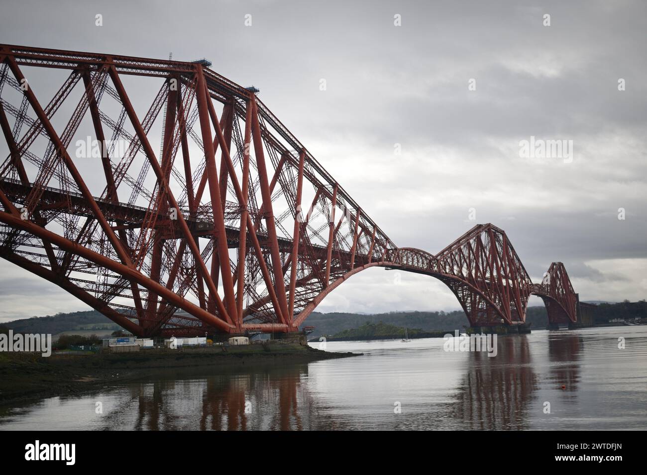 North Queensferry Scotland, Vereinigtes Königreich 17. März 2024. Allgemeine Ansicht der Forth Rail Bridge bei North Queensferry. Credit sst/alamy Live News Stockfoto