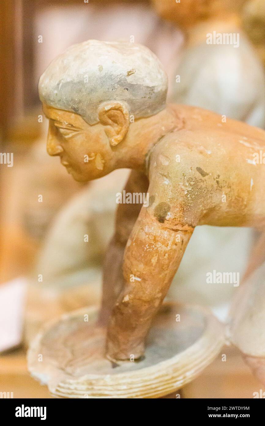 Ägyptisches Museum Kairo, Modellstatuette eines männlichen Brauers. Stockfoto