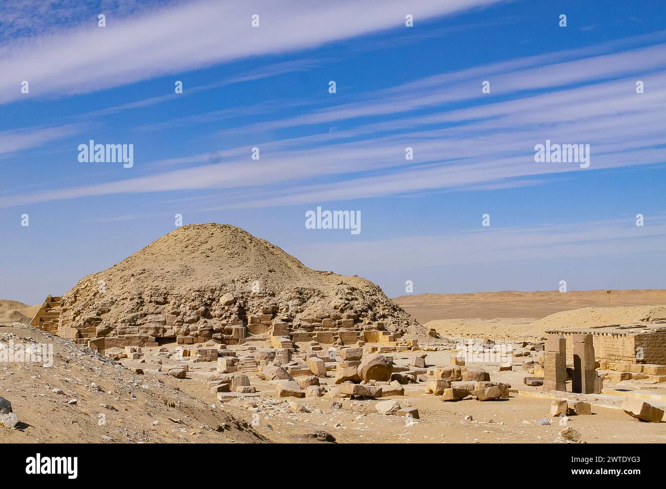 Ägypten, Sakkara, die Unas-Pyramide, der Totentempel und der Damm. Stockfoto