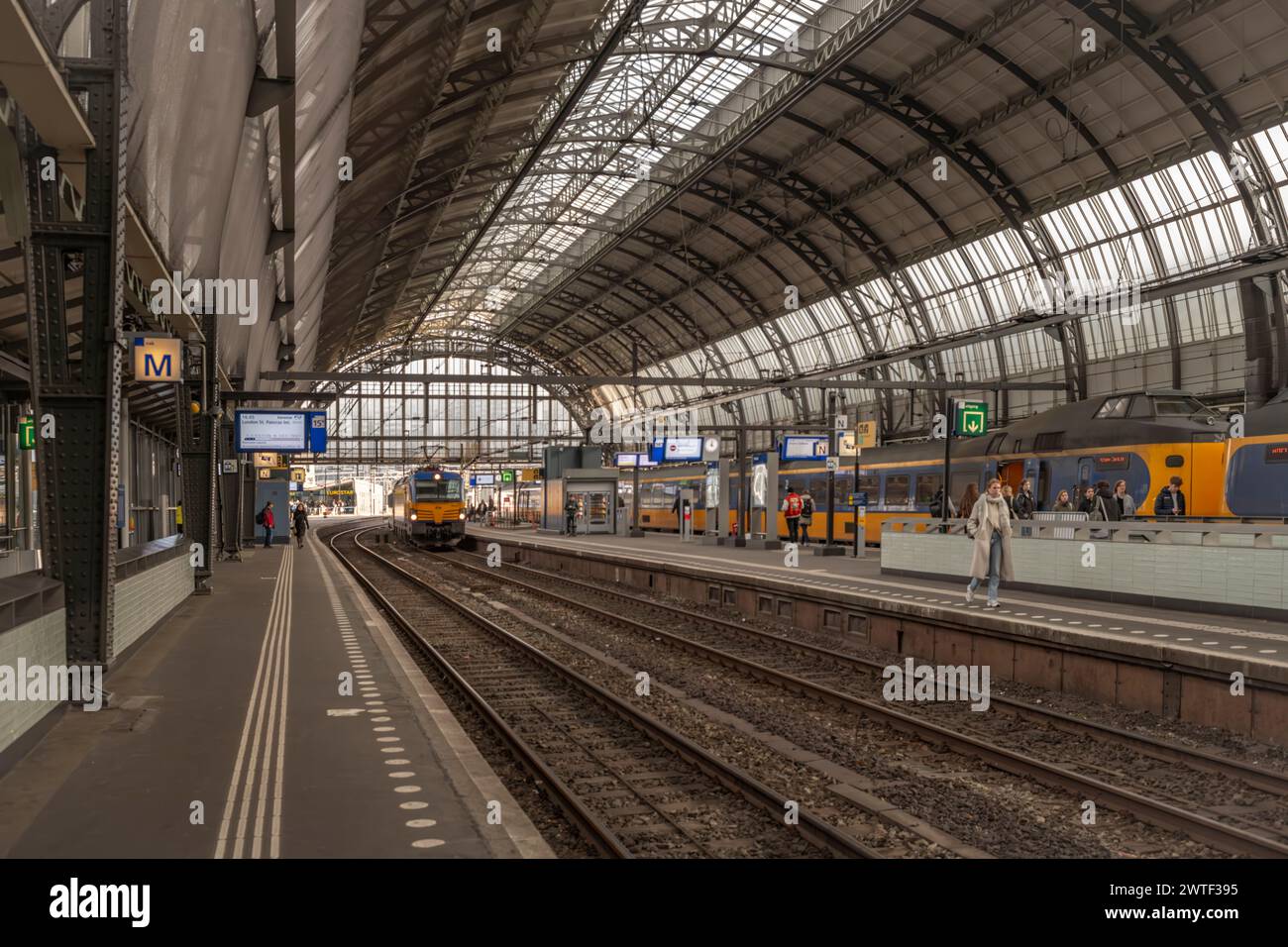 Schnellzug von Berlin nach Amsterdam Hauptbahnhof Niederlande 03 06 2024 Stockfoto