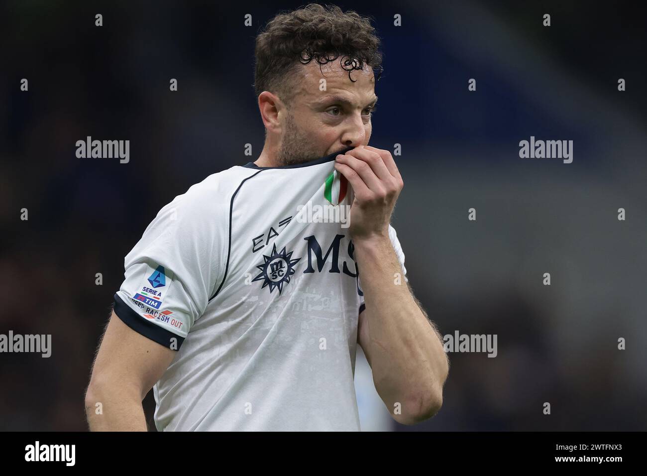 Mailand, Italien. März 2024. Amir Rrahmani vom SSC Napoli reagiert während des Spiels der Serie A bei Giuseppe Meazza in Mailand. Der Bildnachweis sollte lauten: Jonathan Moscrop/Sportimage Credit: Sportimage Ltd/Alamy Live News Stockfoto