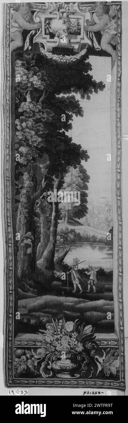 Landschaft mit Jägern und Stewards, die am See spazieren. Unbekannt ca. 1640-1660 Gobelin Abmessungen: H 10'4' x W 3'4' Gobelin Materialien/Techniken: Unbekannt Kultur: Flämisches Weberzentrum: Unbekannt Eigentum Geschichte: Französisch & Co. Gekauft von Mrs. Helen S. Lara, in Rechnung gestellt am 10.1939; verkauft an Mrs. Gerald Hughes, 24/1946 [SS 19433]. French & Co. Gekauft von Anderson Galleries (New York) 2.-3. 1926, (Verkauf von Viscount Leverhulme), fakturiert am 9. Februar 1926; verkauft an Horace Trumbauer, 23/1927 [SS 28208]. Verwandte Arbeiten: Panels im Set, GCPA 0236680, 0236682-0236683, 0184414-0184415, 0184692-0184694 Stockfoto