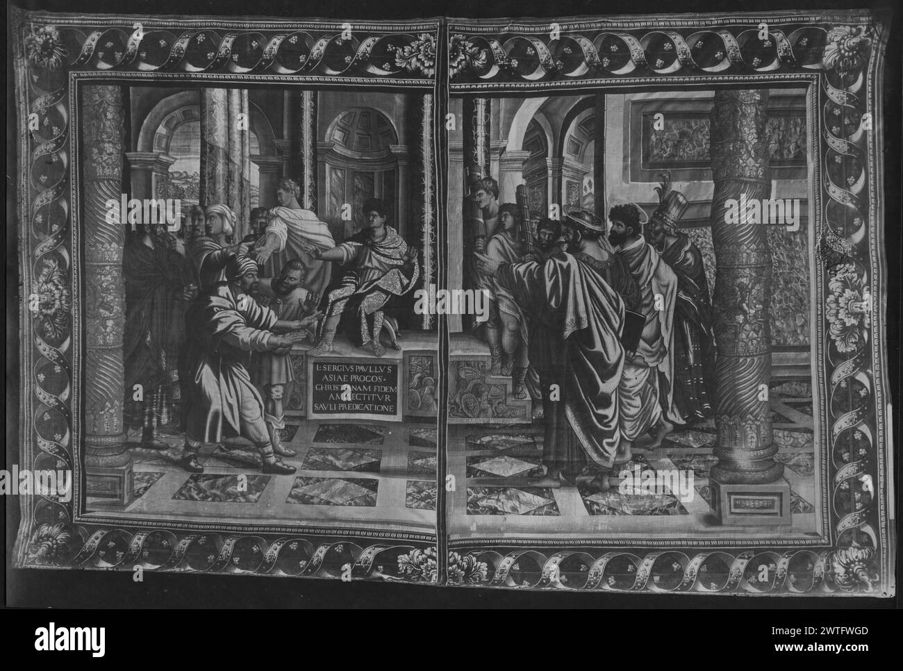 Der Zauberer Elymas (Elymes, Bar-Jesus) wird von St. Paul blind geschlagen. Raphael (italienisch, 1483-1520) (entworfen nach) [Maler] Coecke van Aelst, Pieter (der Jüngere) (Niederlande (vor 1600) - Flandern, bef.1527-CA.1559) (entworfen nach) [Maler] Raes, Jan I (Flämisch, ACT.1610-1631) (Werkstatt) [Weber] ca. 1620 Gobelin Abmessungen: H 534 x B 783 cm Materialien/Techniken: Wolle & Seide Kultur: Flämische Weberei Verzeichnis der "Las Tapicerías de la Corona" (1880). Spanien, Madrid, Palacio Real de Madrid, Akno. A.362-12076 (linke Verkleidung). Inschriften: Stadtzeichen Stockfoto