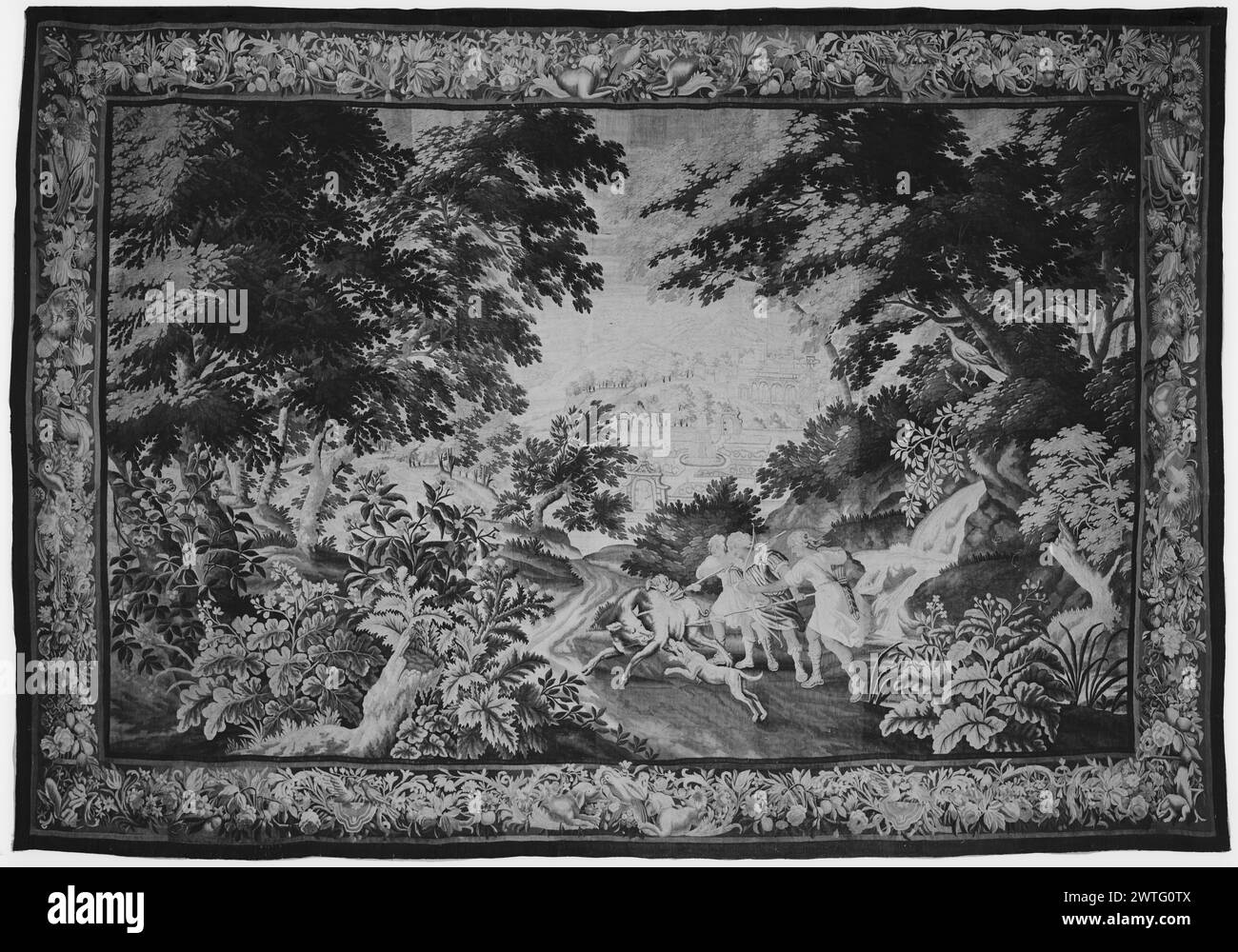 Atalanta und Meleager greifen kalydonisches Eber an. Unbekannt ca. 1675-1700 Gobelin Abmessungen: H 10' x B 14'9' Gobelin Materialien/Techniken: Unbekannt Kultur: Flämisches Weberzentrum: Brüssel Besitz Geschichte: Französisch & Co. Erhalten von Bray, 13.04.1925; zurückgegeben am 12/1925 [SS 13498]. French & Co., gekauft von Hobart P. Skofield, 7/1/1957 [58112]. Verwandte Arbeiten: Panels im Set: GCPA 0238639-0238646 Stockfoto